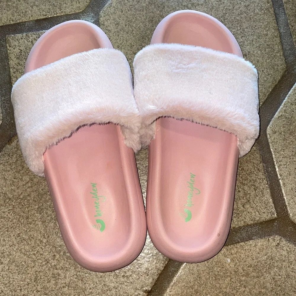 Honey Dew sandals